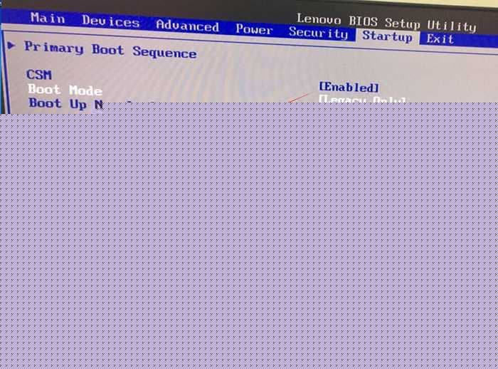 把Boot Mode从UEFI改成Legacy 。再开启csm兼容模式