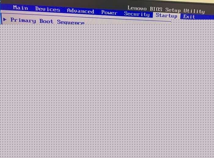 把Boot Mode从UEFI改成Legacy 。再开启csm兼容模式