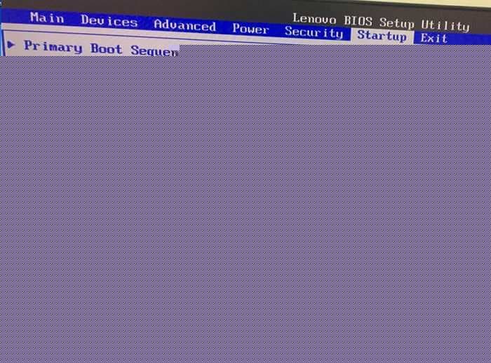 把Boot Mode从UEFI改成Legacy 。再开启csm兼容模式